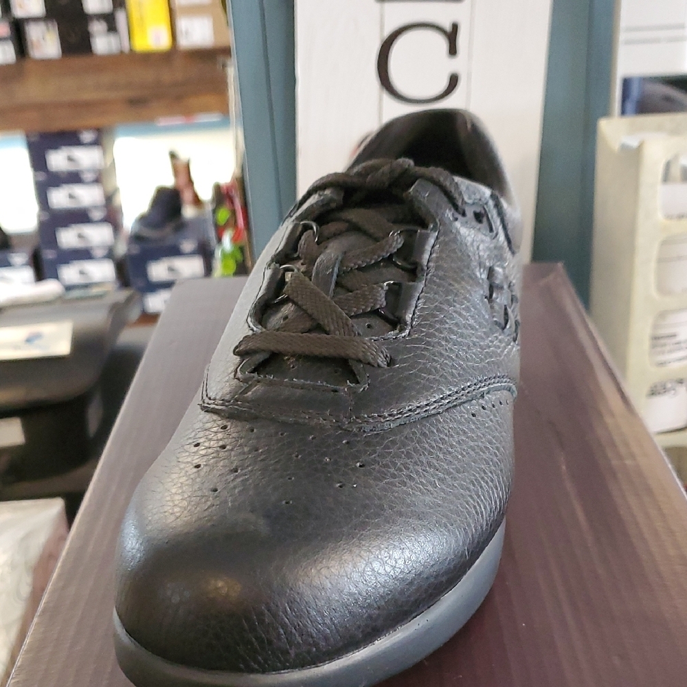 Softspots Black Athletic Shoes with Textured Upper and Rubber Sole